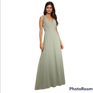 Lulu’s Romantic Possibilities Swiss Dot Maxi Dress in Sage Size Large